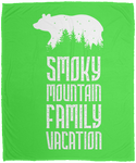 Smoky Mountain Family Vacation Bear (White) - Plush Fleece Blanket (50x60)